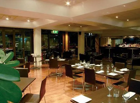 Comfort Hotel Adelaide Meridien 